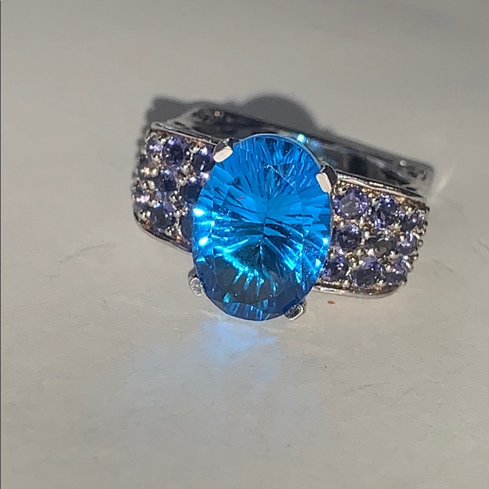 Stunning Cut Blue Spinel with Amethyst accents Platinum Plated 925 size 8